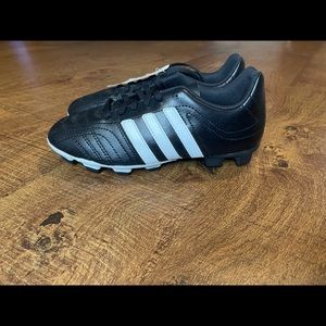 Youth Adidas soccer cleats size 3 1/2 NWT